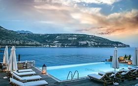 Εn Plo Luxury Suites